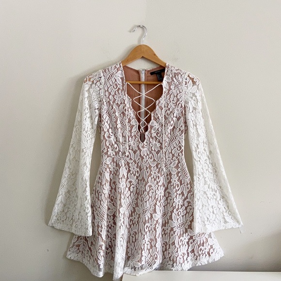 Lace overlay bell sleeve criss cross dress - Picture 3 of 5